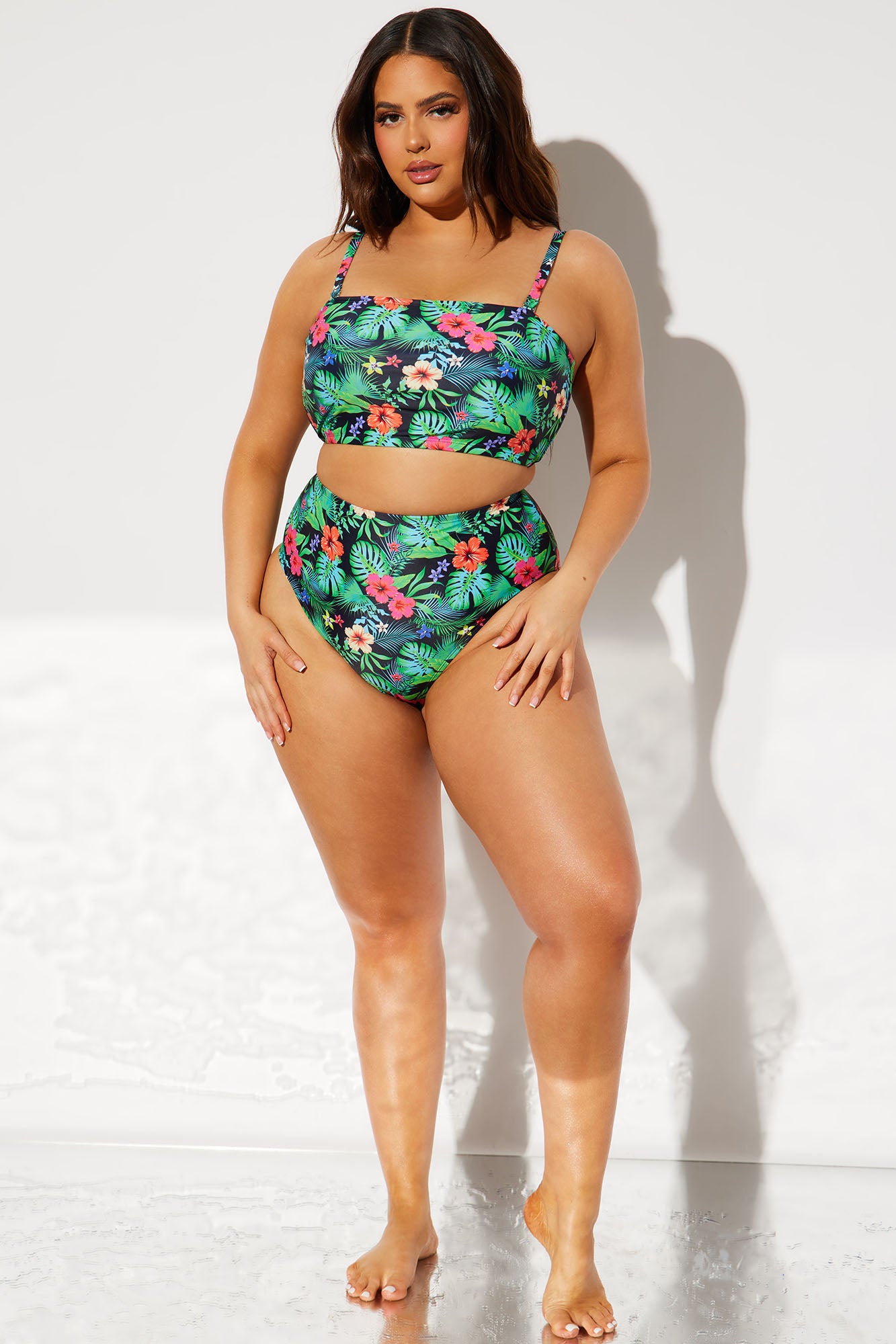 04-07-23StudioSwim_TH_B_10-37-54_16_ZDSW910203_MultiColor_20988_PLUS_ES