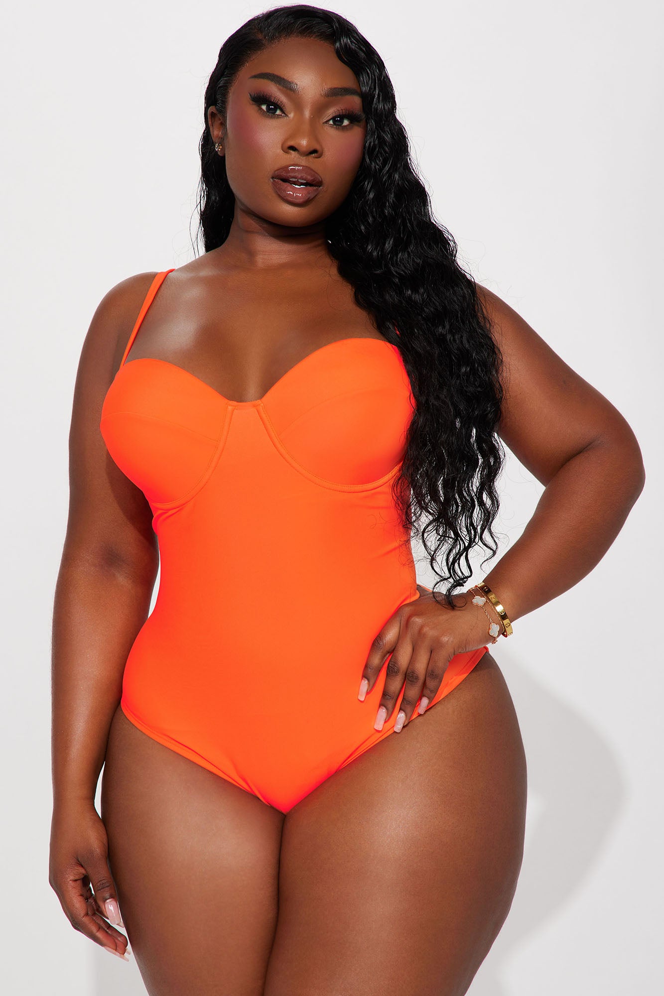 05-08-23Studio8_KS_AP_13-47-11_43_ZDSRS3246_Orange_CC_0664_PLUS_MR_MR