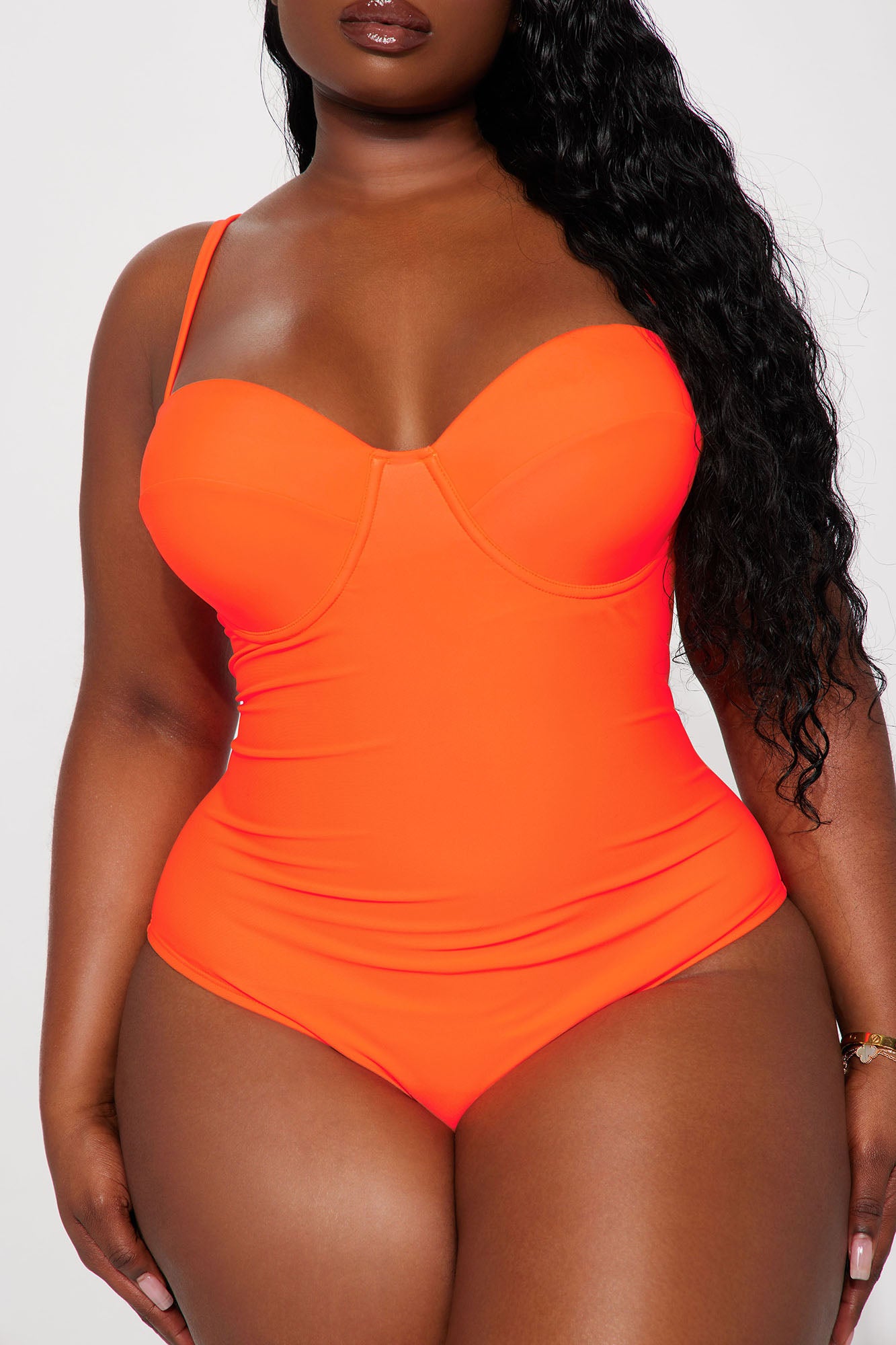 05-08-23Studio8_KS_AP_13-47-11_43_ZDSRS3246_Orange_CC_0666_PLUS_MR_MR